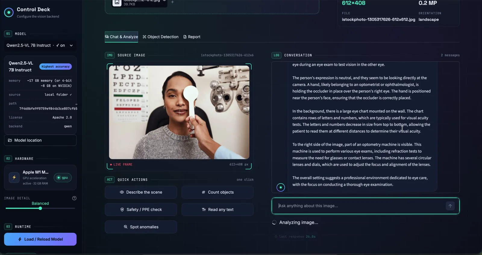 Chat tab with a detailed description of an eye-exam photo